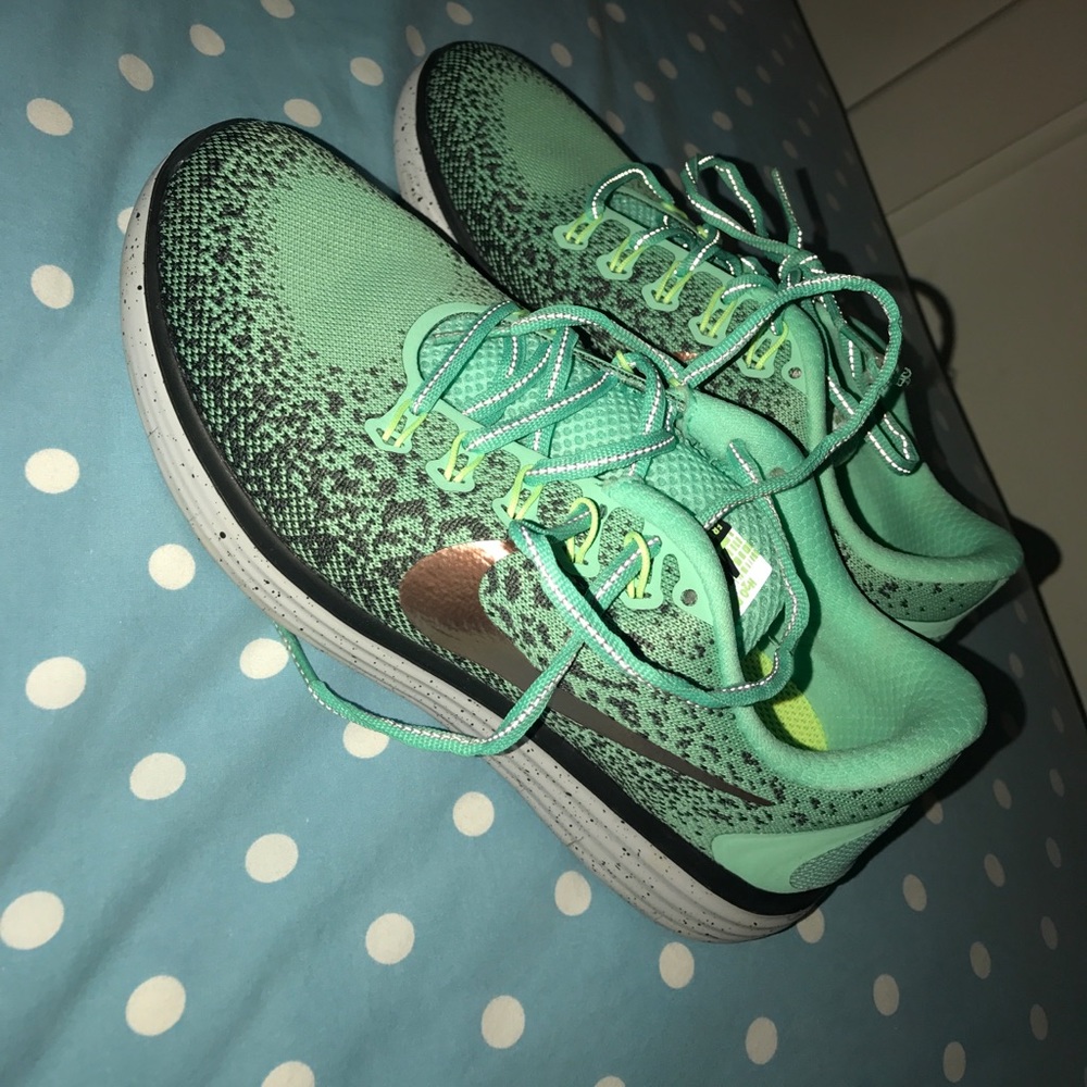 Nike Free Run Distance tennis shoe