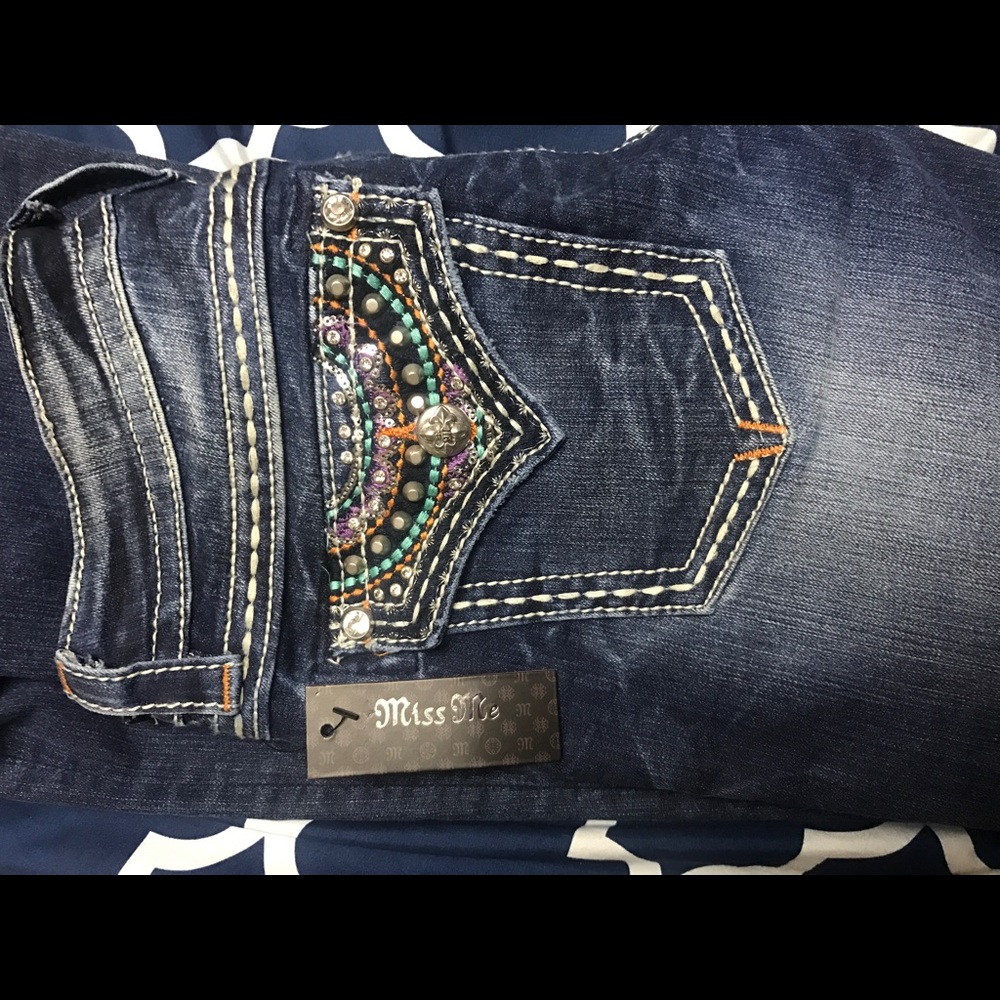 ONE DAY SALE. NWT size 28 Miss Me jeans boot cut