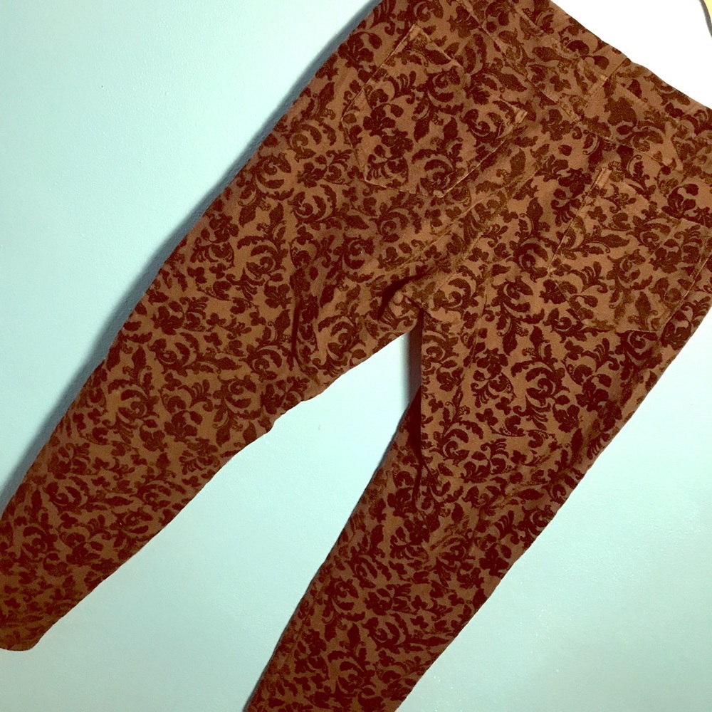 Xhilaration black floral dolls kills skinny pants