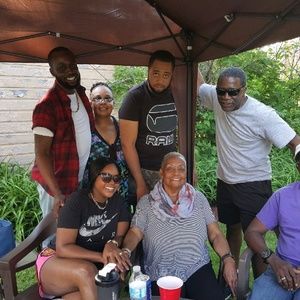 Meet your Posher, Elissa