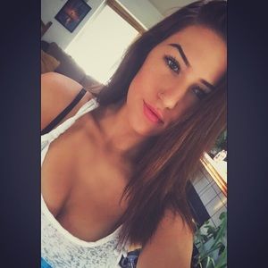 Meet your Posher, Carissa