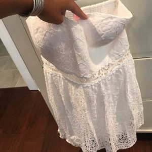 Small white Lilly strapless. Never worn