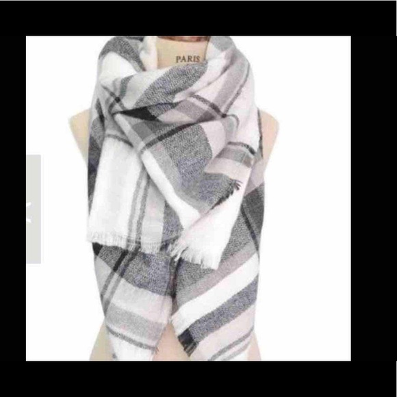 New Black And White Oversized Blanket Scarf - Picture 2 of 4
