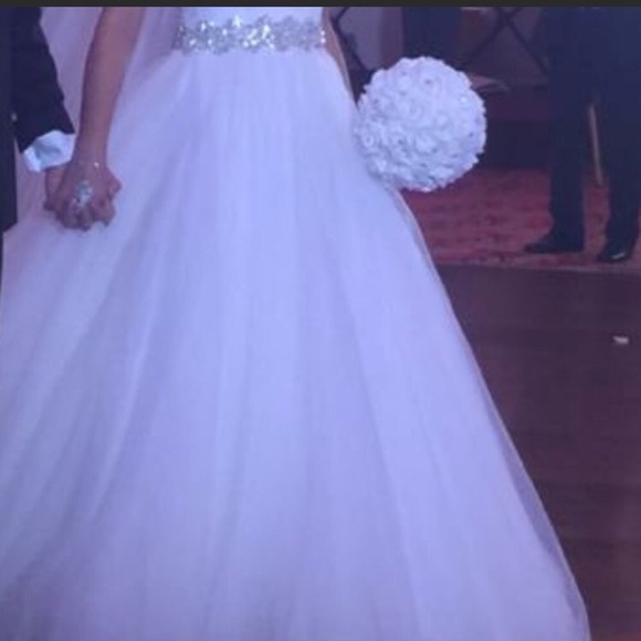 Wedding Dress - Picture 3 of 6