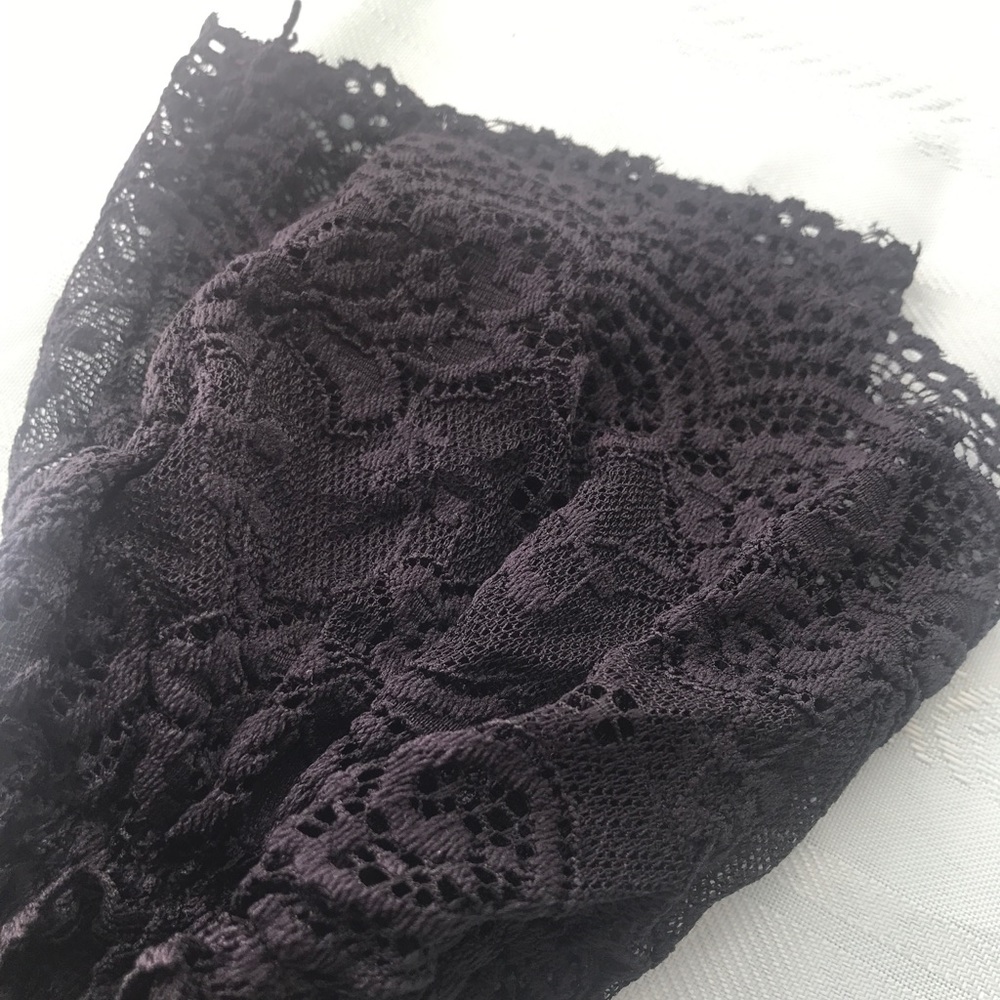 Black Over Knee Lace Top Socks - Picture 4 of 6