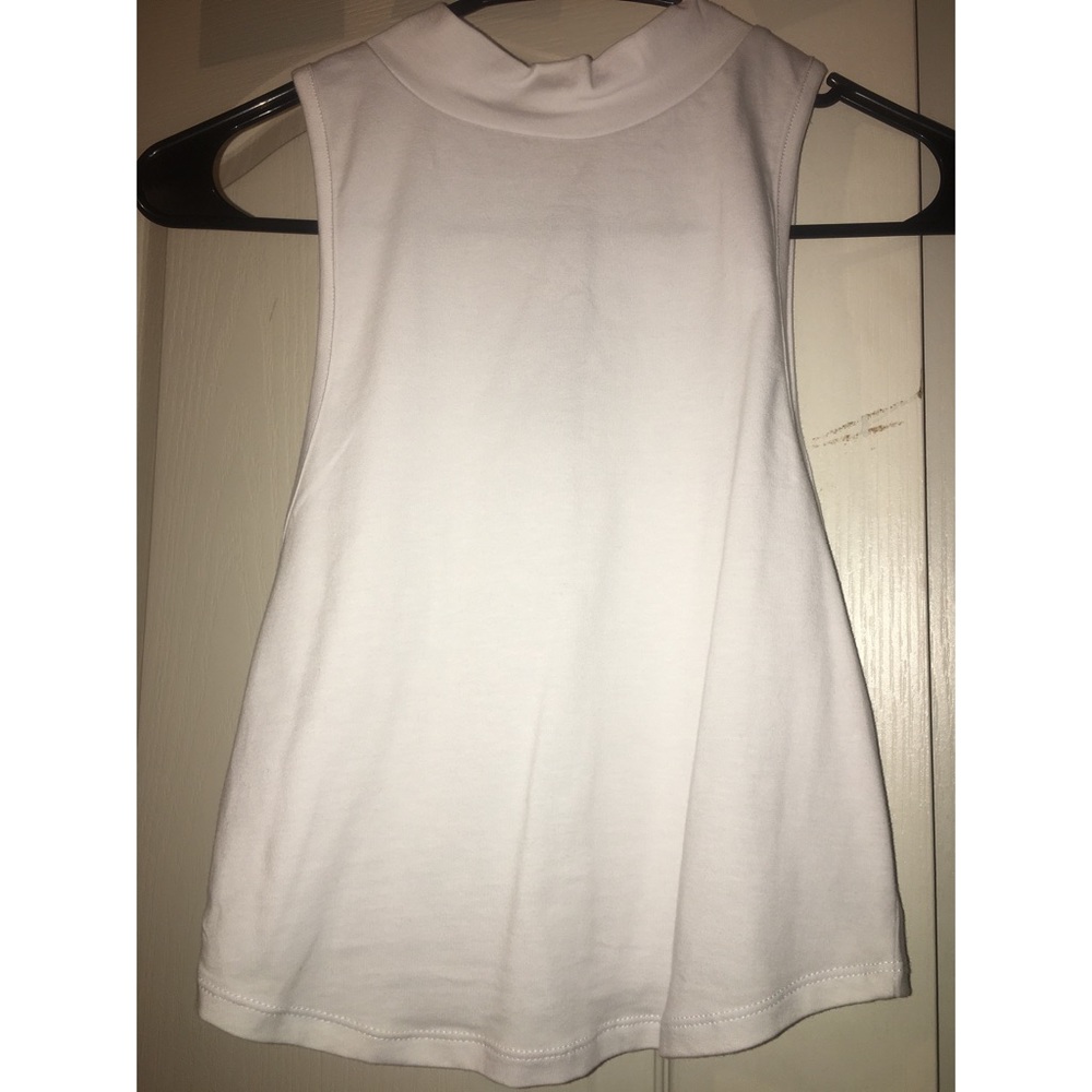 Mini muscle crop top!