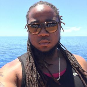 Meet your Posher, Derrick