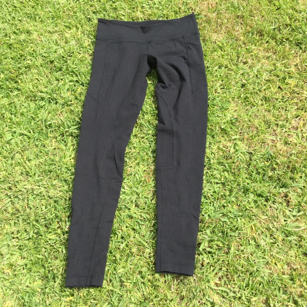 Black Lululemon yoga pants size 8