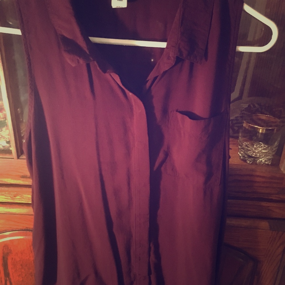 Comfy cranberry tank