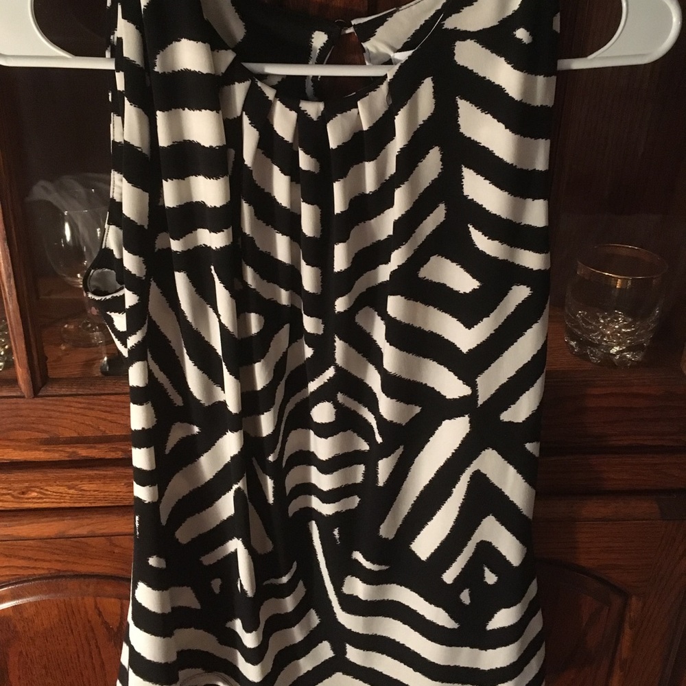 NWT flattering blouse!