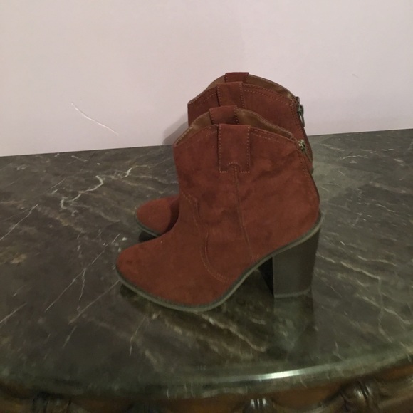 Booties ! - Picture 2 of 3