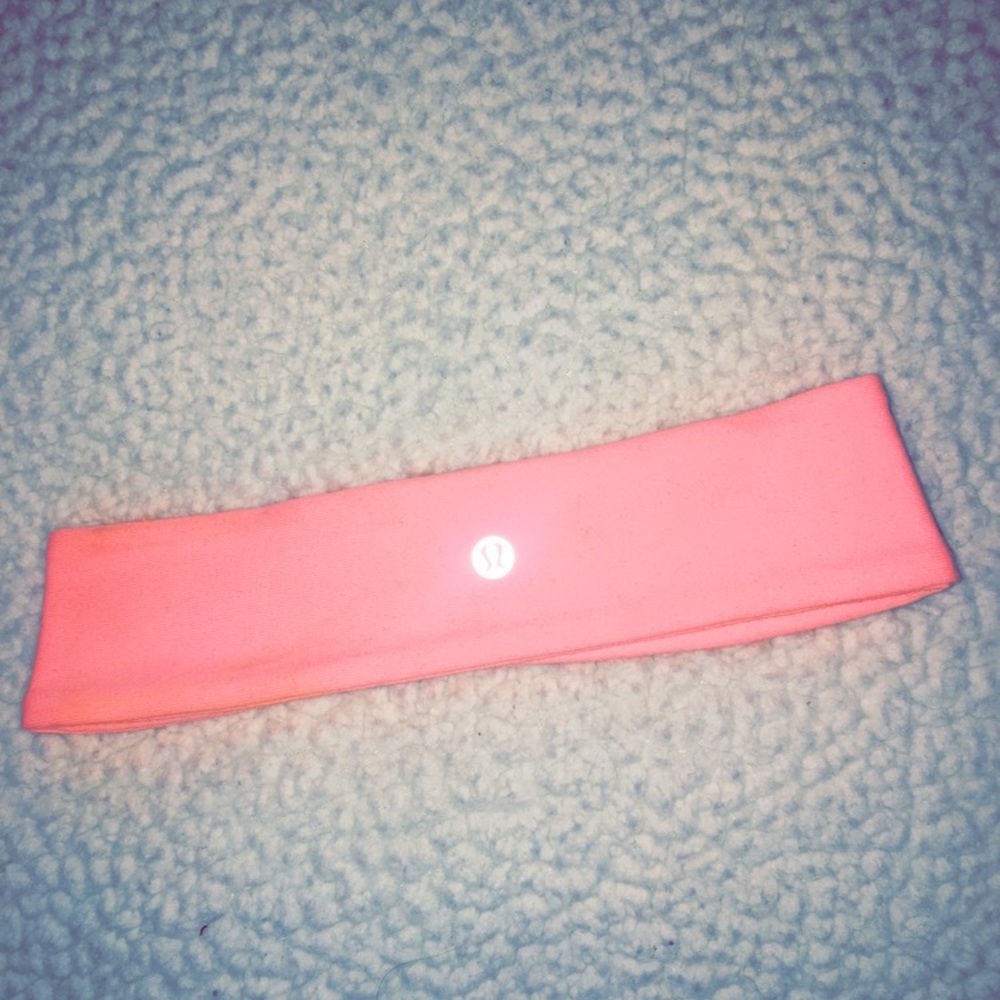 LULULEMON HEADBAND !!