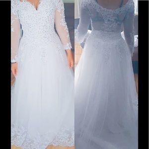 White lace longsleeve wedding dress bridal gown