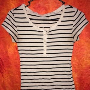 old navy t-shirt