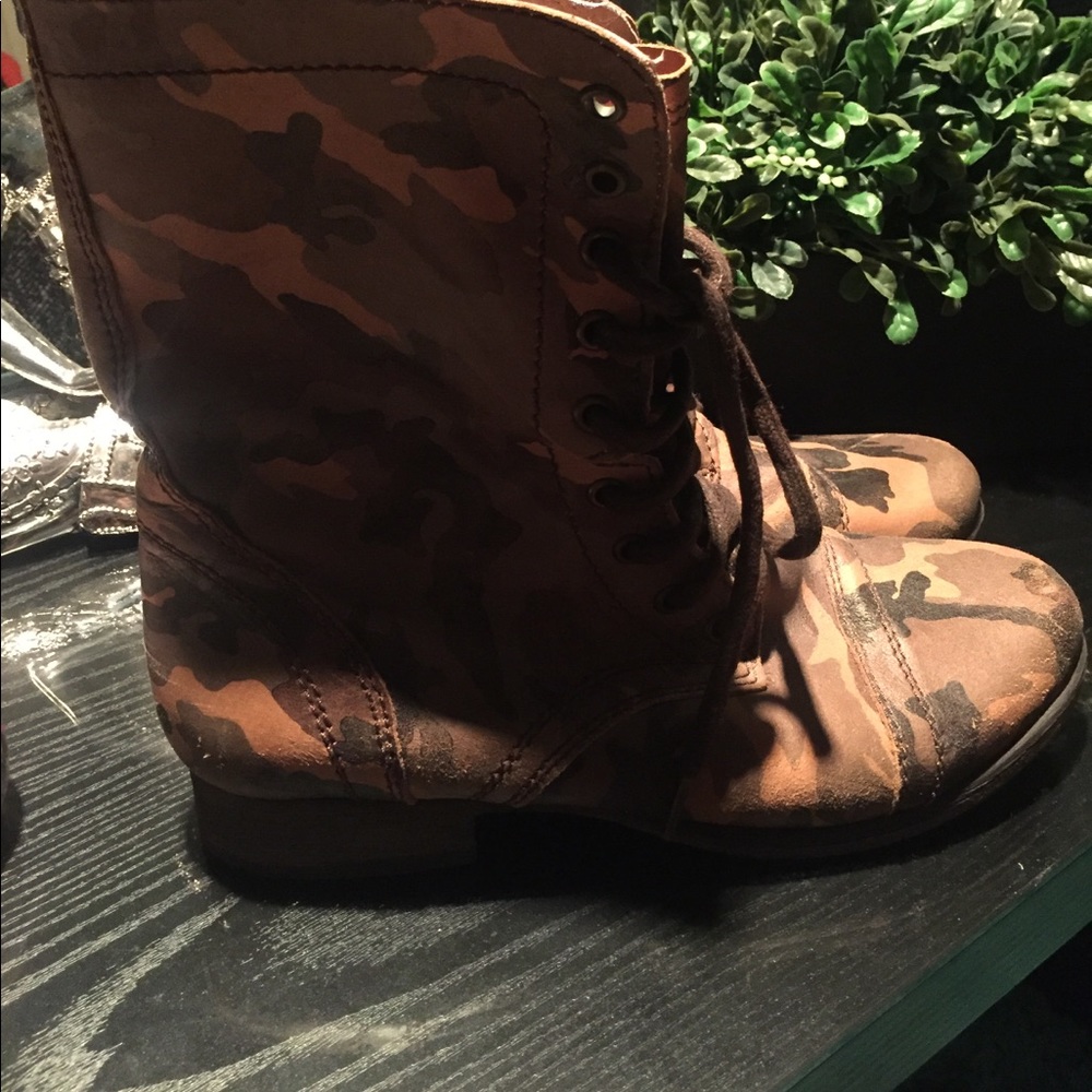 Steve Madden boots
