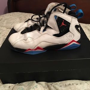 Jordan's these are a 7 youth !!