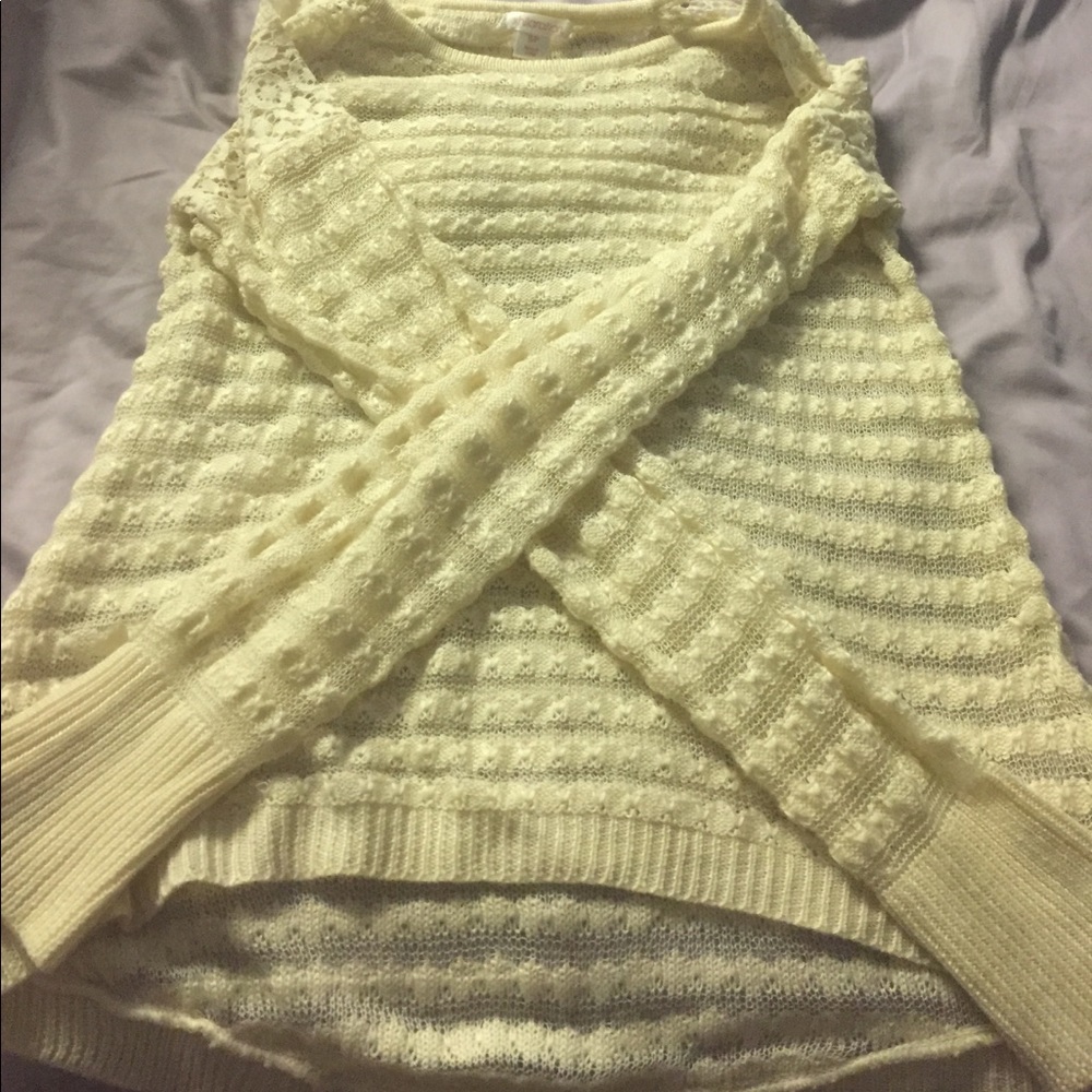 Soft long sleeve crotchet top