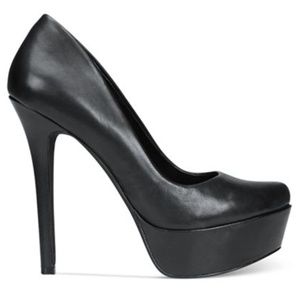 Brand new never worn Jessica Simpson black pumps