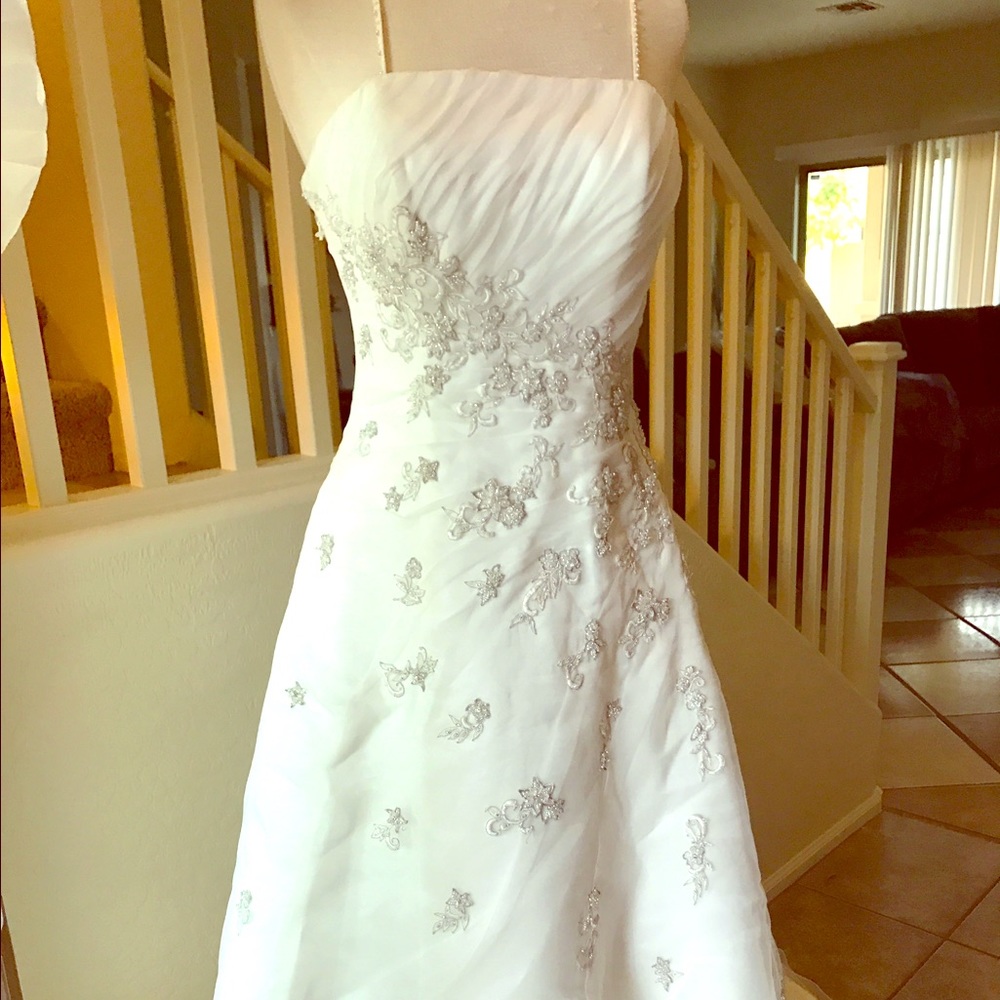 Venus Bridal Wedding dress, size 10