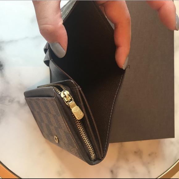 Authentic Louis Vuitton Damier Bifold Wallet