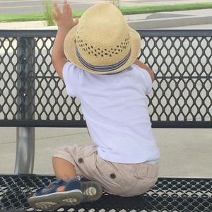 Old Navy shorts & shirt 2 pieces match set size 2T