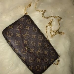 LV POCHETTE FElLICE🔥
