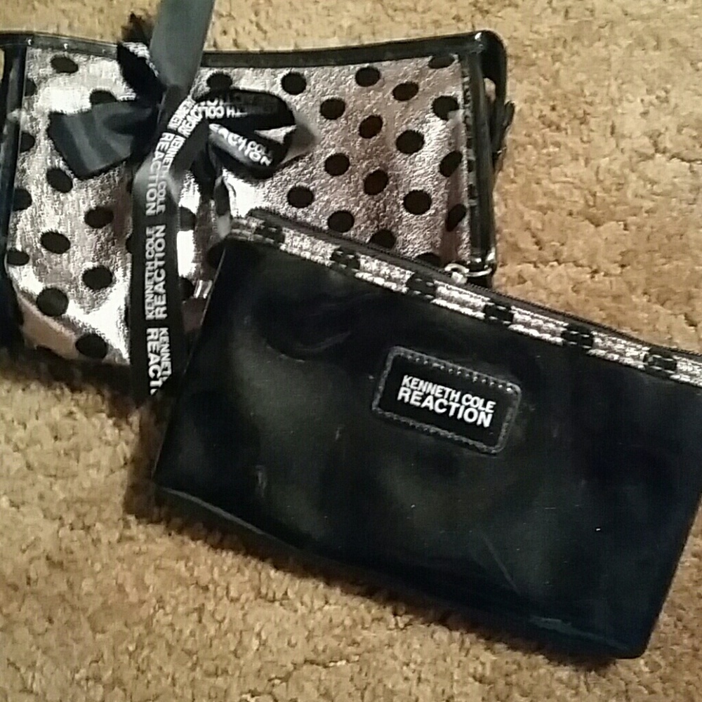 KENNETH  COLE 2 PIECE COSMETIC BAG SET