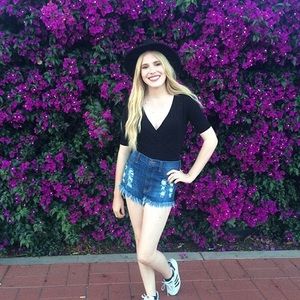 Meet your Posher, Ynez