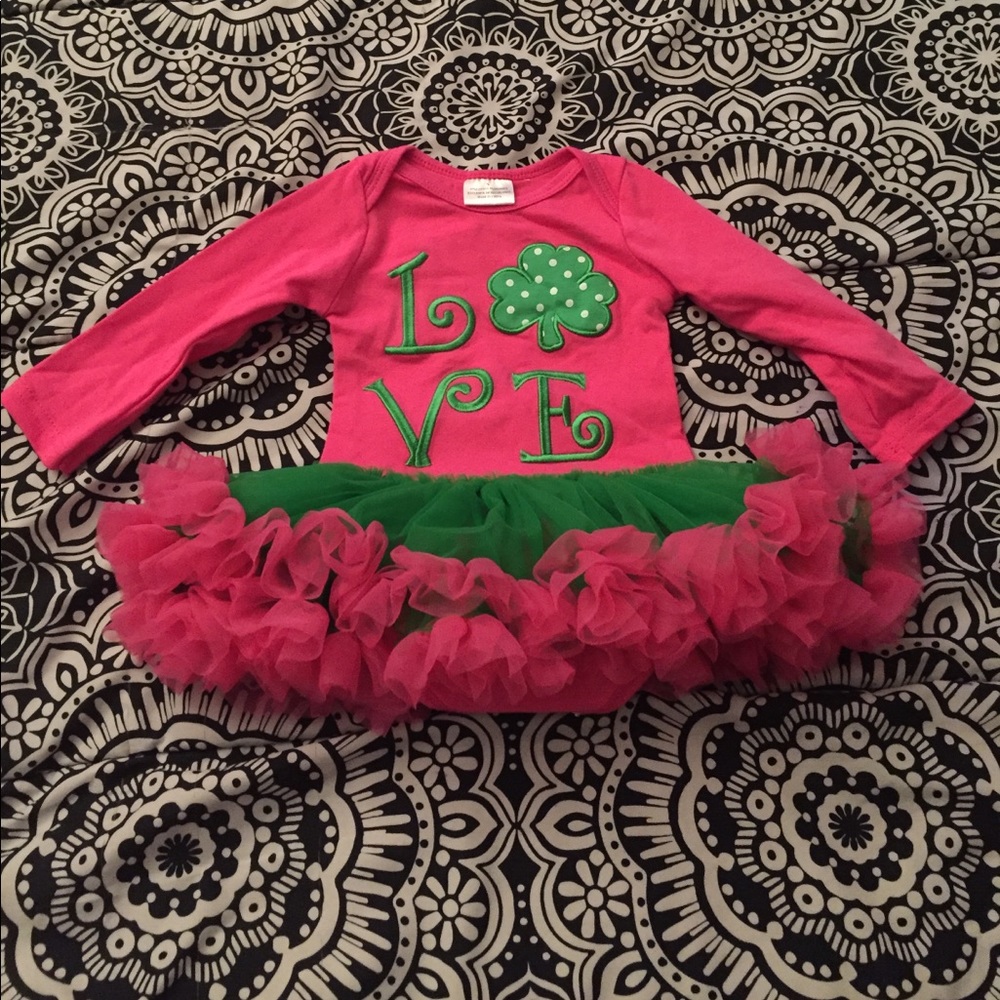 Infant ruffle hot pink clover dress