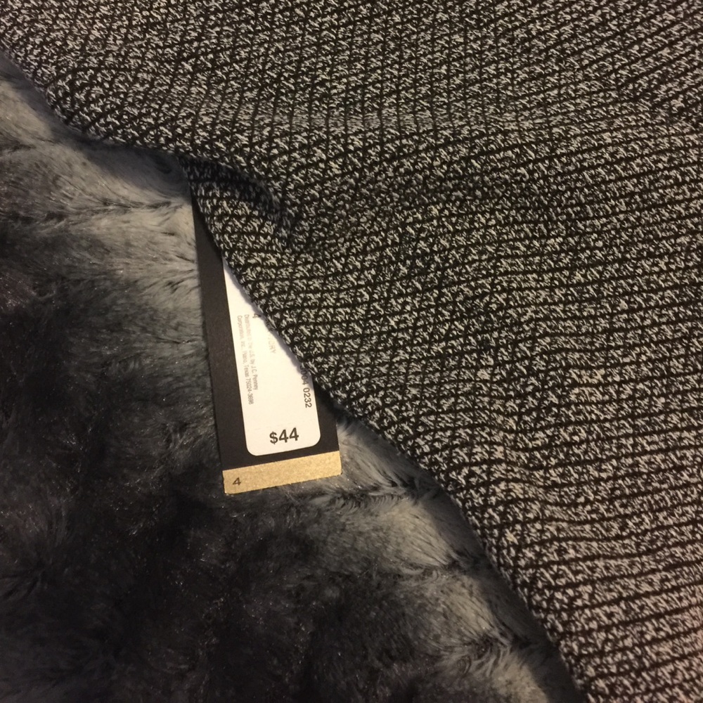 New grey skirt - Picture 6 of 8
