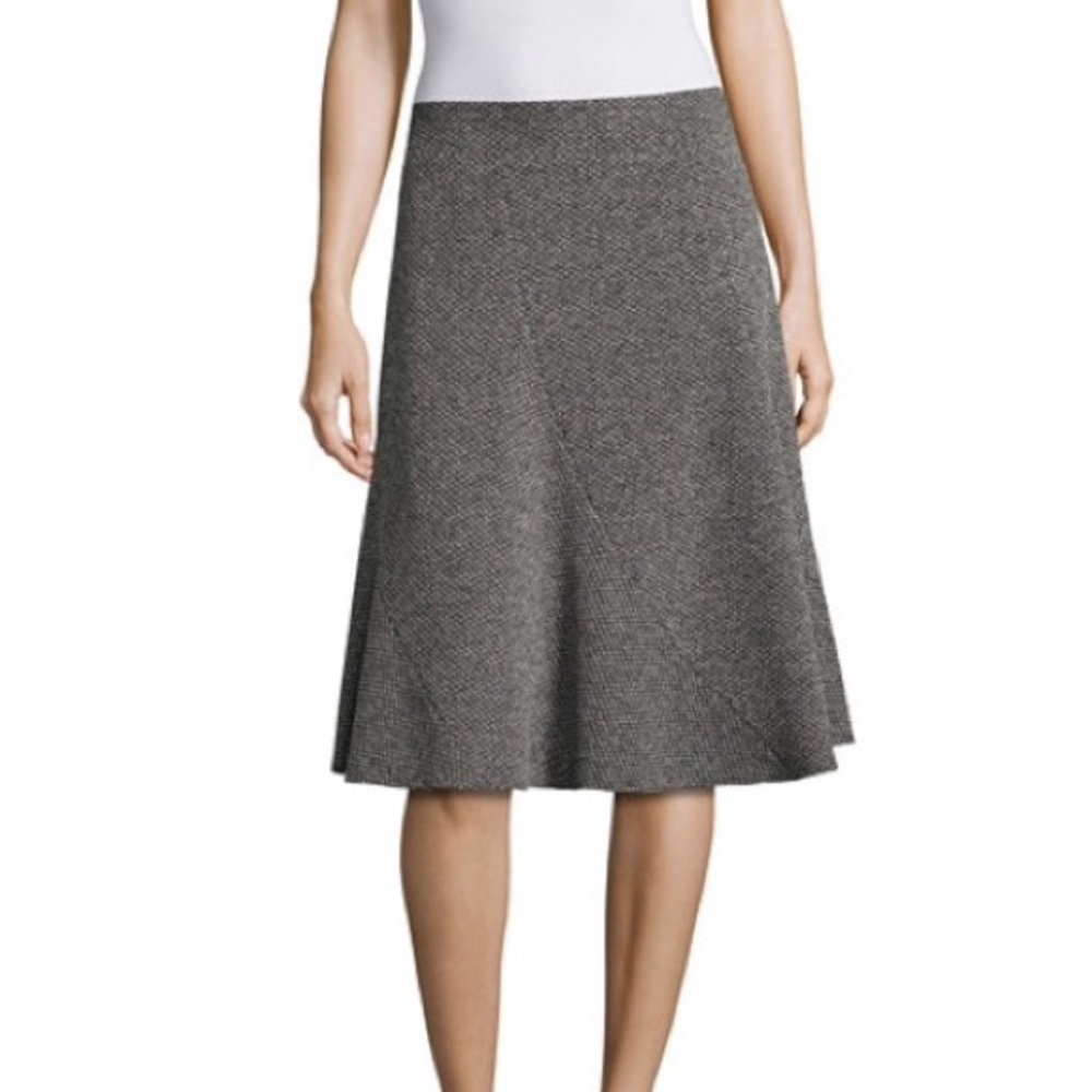 New grey skirt - Picture 1 of 8