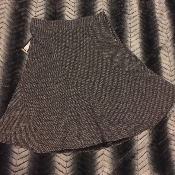 New grey skirt - Picture 4 of 8
