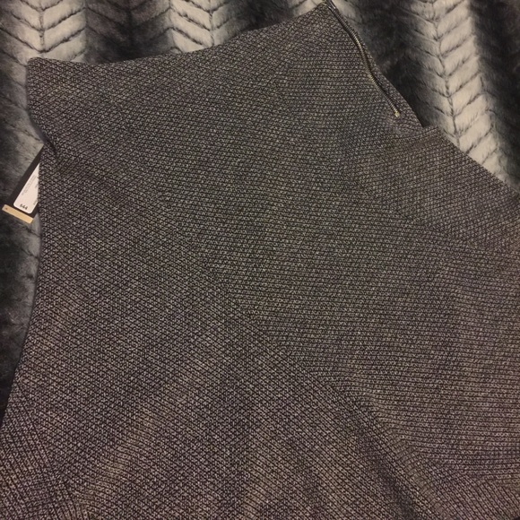 New grey skirt - Picture 5 of 8