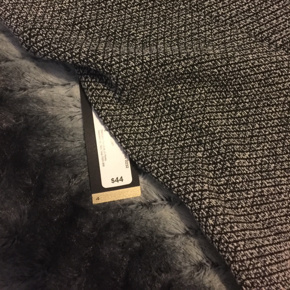 New grey skirt - Picture 6 of 8