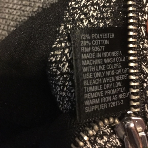 New grey skirt - Picture 7 of 8