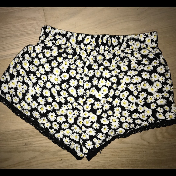Floral print shorts Forever 21 - Picture 2 of 2