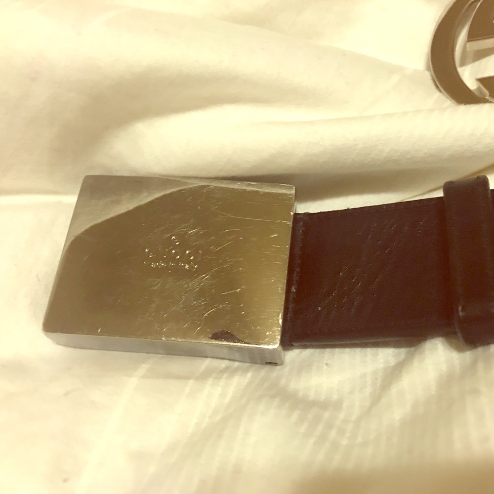 Black Gucci belt