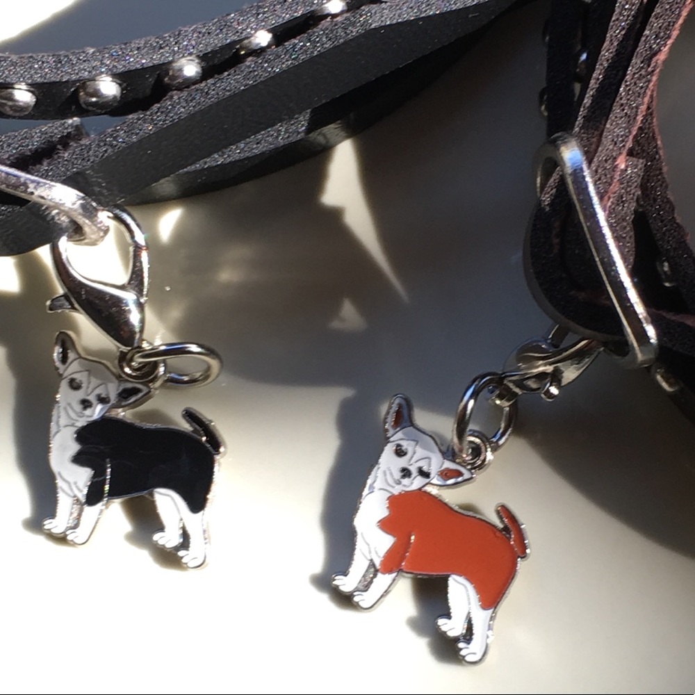 Tiny Chihuahua enamel clip 🐕🐶brown or black