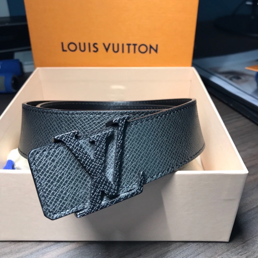 Louis Vuitton Taiga Ardoise Belt