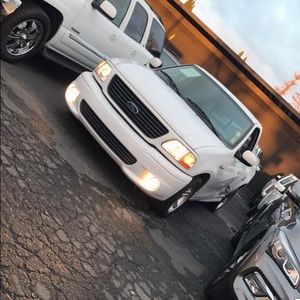 Meet your Posher, Christian