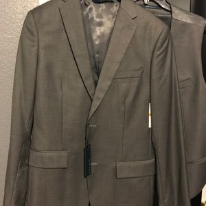 New Perry Ellis 3-Piece Suit