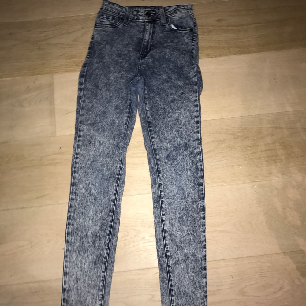 Acid wash skinny jeans