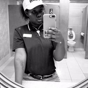 Meet your Posher, Shea