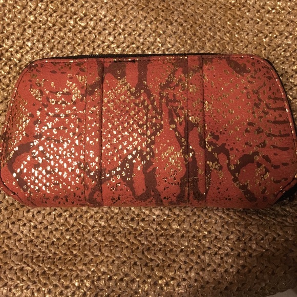 Kenneth Cole wallet! Gold on salmon black accents - Picture 4 of 7
