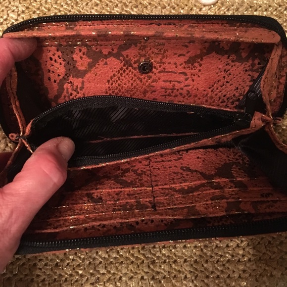 Kenneth Cole wallet! Gold on salmon black accents - Picture 5 of 7