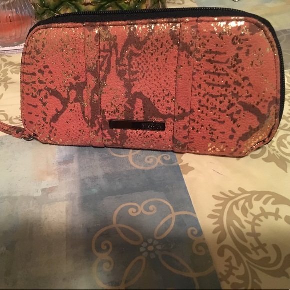 Kenneth Cole wallet! Gold on salmon black accents - Picture 6 of 7