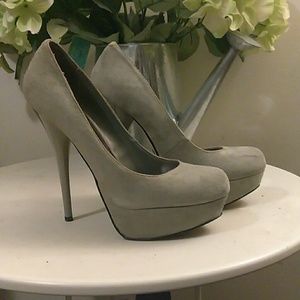 Gray heels