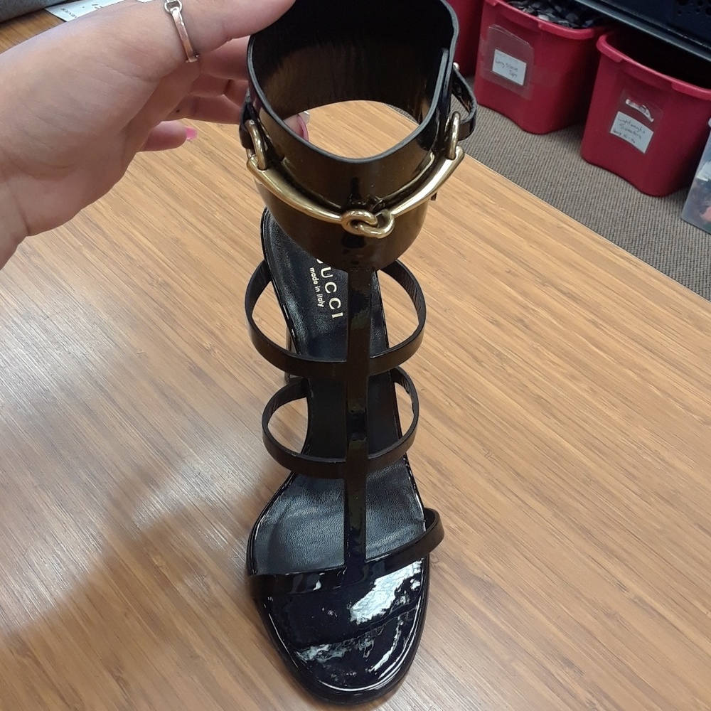 Gucci shoe