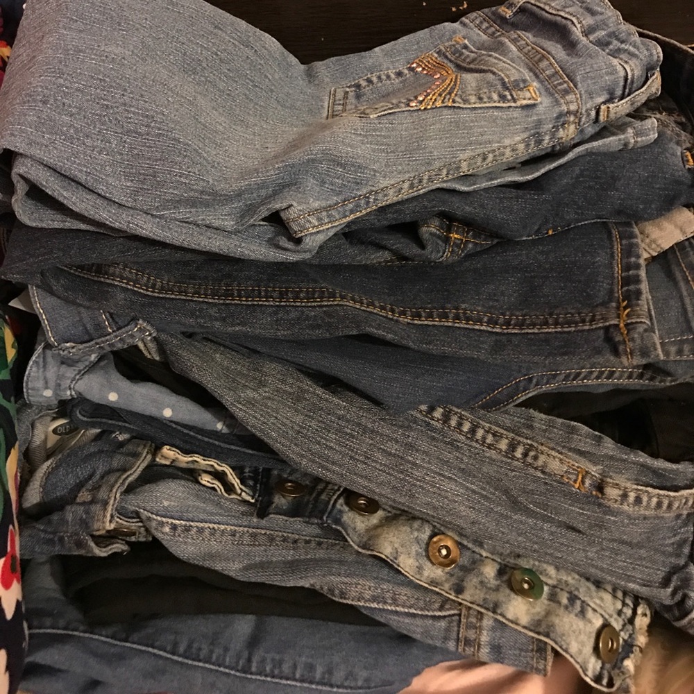 Girls size 6/7 LOW PRICE JEANS!!!!!!!