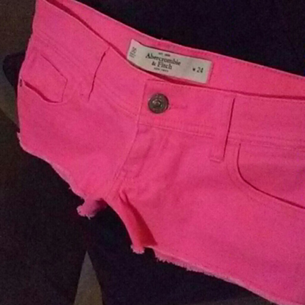 NWOT Abercrombie &  Fitch hot pink denim shorts